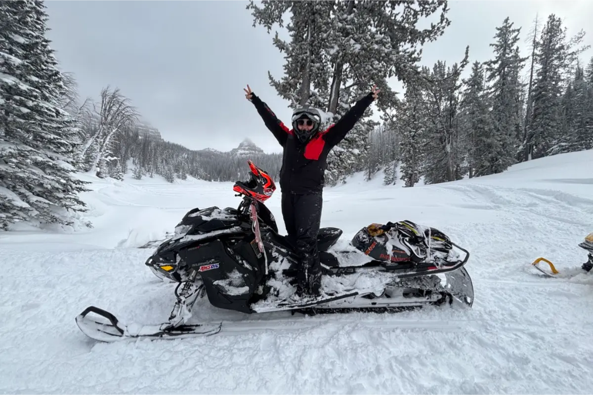 Togwotee Pass snowmobile tour