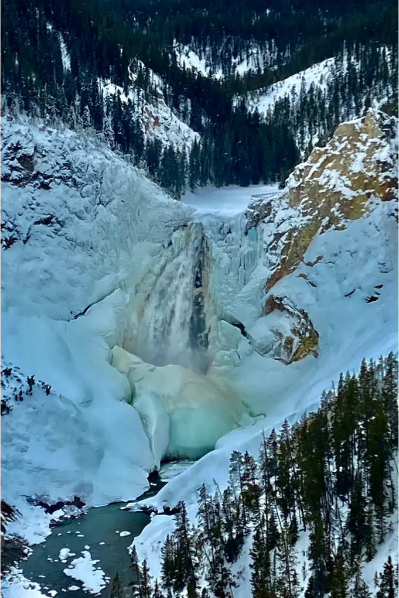 3-day Yellowstone snowmobile tour